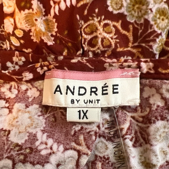 ANDREE BY UNIT. EC. Rust Floral Blouse with flared sleeves.  Size 1X - Picture 2 of 6